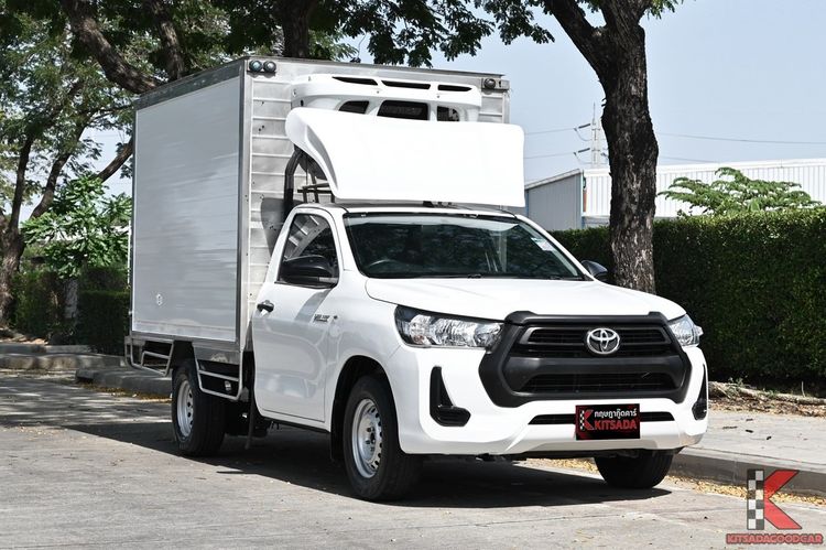 รถ Toyota Hilux Revo 2.4 Entry สี ขาว