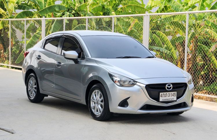 Mazda Mazda 2 2015 1.5 XD Sedan ดีเซล ไม่ติดแก๊ส เกียร์อัตโนมัติ เทา
