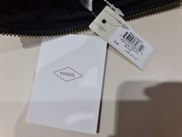 ขอขายกระเป๋าสตางค์แบรนด์ Fossil ของแท้ มือหนึ่งของแท้ ราคาถูกมาก รูปที่ 6