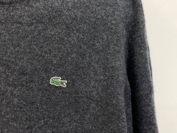 เสื้อกันหนาว LACOSTE ผ้า WOOLMARK แท้ 💯 size 6 ขนาด อก 22 ยาว 26.5 นิ้ว สภาพดีมาก สีเทาดีเทลสวย เนื้อผ้านิ่มดีมาก หายากน่าสะสม รูปที่ 3