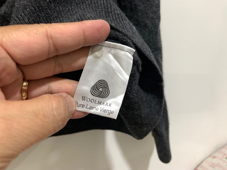 เสื้อกันหนาว LACOSTE ผ้า WOOLMARK แท้ 💯 size 6 ขนาด อก 22 ยาว 26.5 นิ้ว สภาพดีมาก สีเทาดีเทลสวย เนื้อผ้านิ่มดีมาก หายากน่าสะสม รูปที่ 7