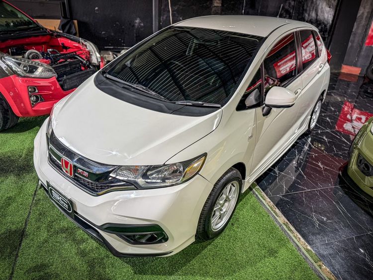 Honda Jazz 2021 1.5 V Sedan เบนซิน เกียร์อัตโนมัติ ขาว รูปที่ 2