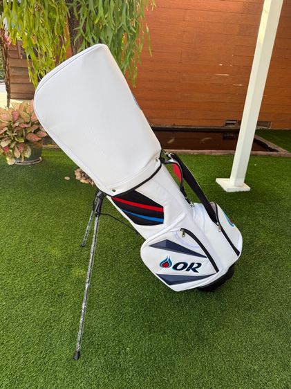 ถุงกอล์ฟมือหนึ่ง