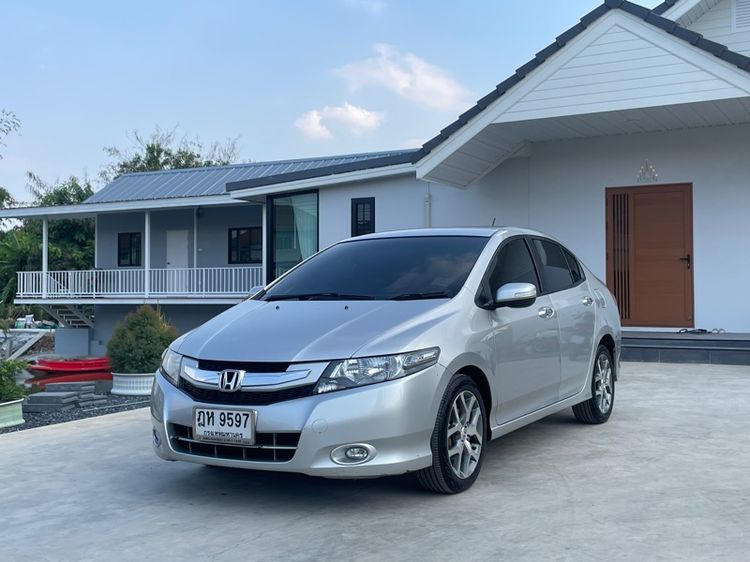 รถ Honda City 1.5 Sv i-VTEC สี บรอนซ์เงิน