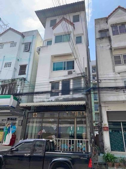 ใช่ ขายอาคารพาณิชย์ ทาวน์เฮ้าส์ 3.5 ชั้น ลาดกระบัง ฉลองกรุง 33 พร้อมผู้เช่า ใกล้นิคมลาดกระบัง และตลาดนัด วีมาร์เก็ต