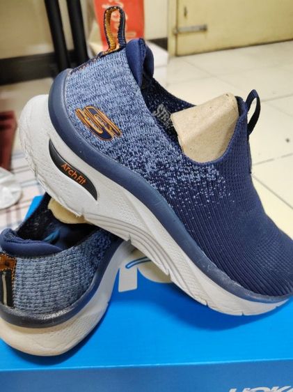 รองเท้า​slip on skechers เบอร์​8.5 42 ใส่สบายเท้า​ สภาพสวยๆราคา300บาทติดต่อ​เบอร์​0880029726​หรือไอดี​0982548693​คุณโอ๊ต