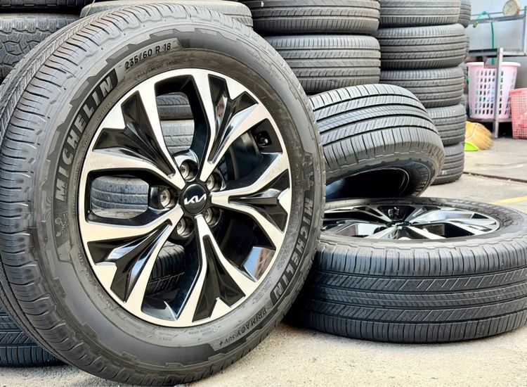 ล้อป้ายแดงKIA Carnival ขอบ18”  พร้อมยางมิชลีนปลายปี25