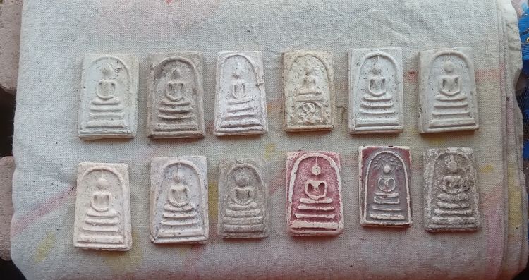 พระสมเด็จตาเลิกสะสมแล้ว ให้บูชาต่อถูกๆ 