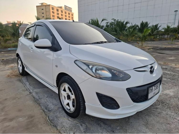 Mazda Mazda 2 2012 1.5 Groove Sedan เบนซิน ไม่ติดแก๊ส เกียร์ธรรมดา ขาว รูปที่ 2