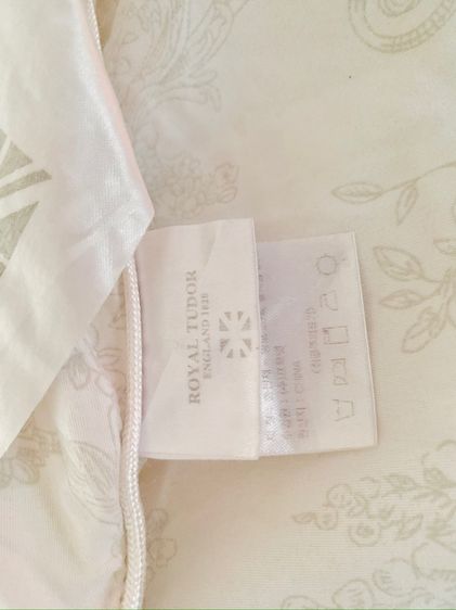 ผ้านวม หรือไส้ผ้านวม (ใช้ปูรองนอนได้) ขนาด 5.5-6ฟุต สีขาวตารางลายดอกวินเทจสีเทา ยี่ห้อ ROYAL TUDOR ENGLAND 1828 รูปที่ 9