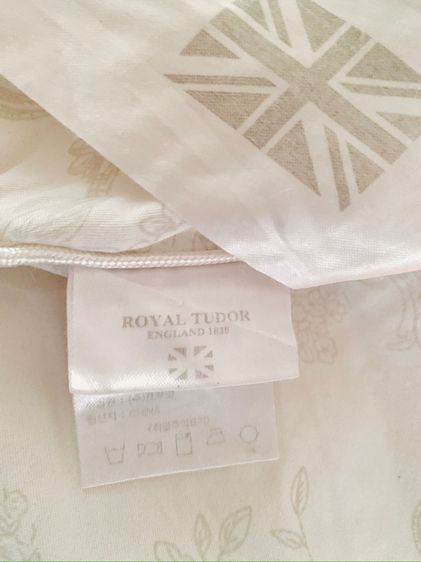 ผ้านวม หรือไส้ผ้านวม (ใช้ปูรองนอนได้) ขนาด 5.5-6ฟุต สีขาวตารางลายดอกวินเทจสีเทา ยี่ห้อ ROYAL TUDOR ENGLAND 1828 รูปที่ 8