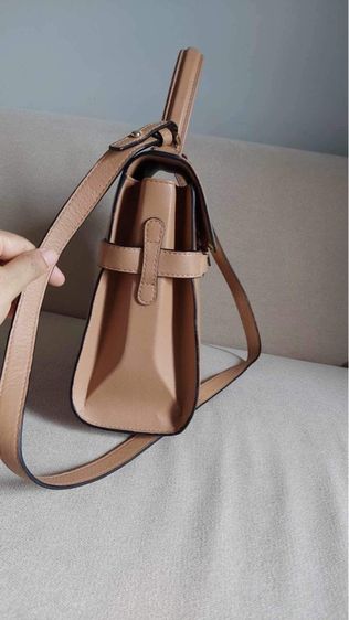 กระเป๋า delvaux สีน้ำตาลอ่อน รูปที่ 3