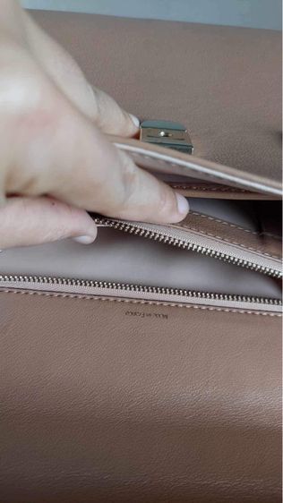 กระเป๋า delvaux สีน้ำตาลอ่อน รูปที่ 12