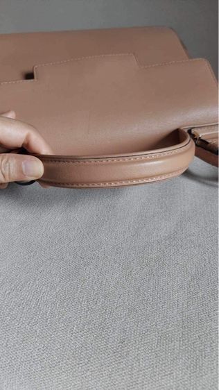 กระเป๋า delvaux สีน้ำตาลอ่อน รูปที่ 8