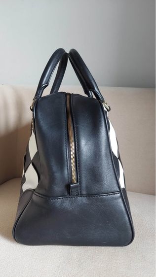 กระเป๋าหนังสาน Loewe สีขาวดำ รูปที่ 5