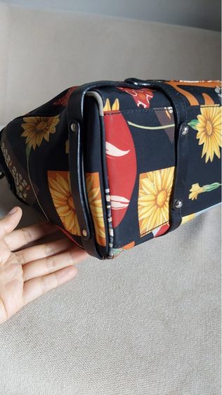 กระเป๋าถือ salvatore ferragamo ของแท้  รูปที่ 11