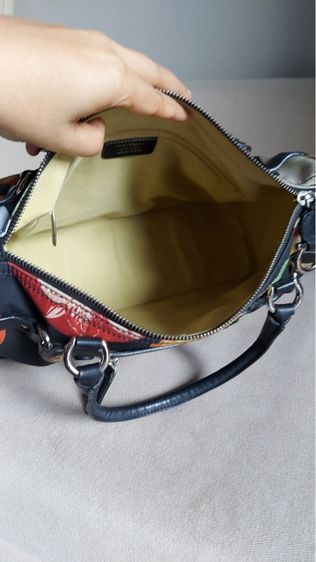 กระเป๋าถือ salvatore ferragamo ของแท้  รูปที่ 7