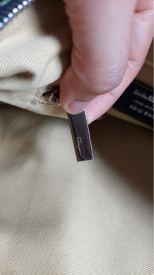 กระเป๋าถือ salvatore ferragamo ของแท้  รูปที่ 13