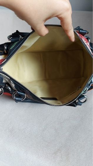 กระเป๋าถือ salvatore ferragamo ของแท้  รูปที่ 15