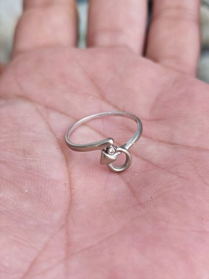 แหวนทองคำแท้​ 18k​ White​ Gold เพชรแท้​ 1​ เม็ด​ แบ่งปันพี่สาว​ถูกๆครับ