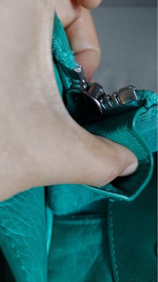 กระเป๋า Balenciaga สีเขียว รูปที่ 7