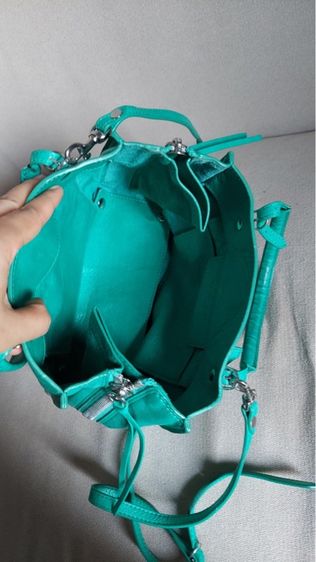 กระเป๋า Balenciaga สีเขียว รูปที่ 10