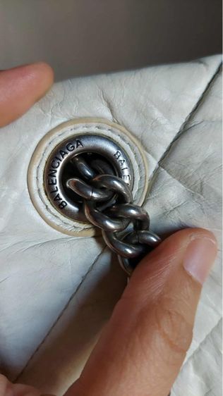 กระเป๋าสะพาย Balenciaga สีขาว รูปที่ 15