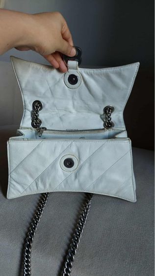 กระเป๋าสะพาย Balenciaga สีขาว รูปที่ 5