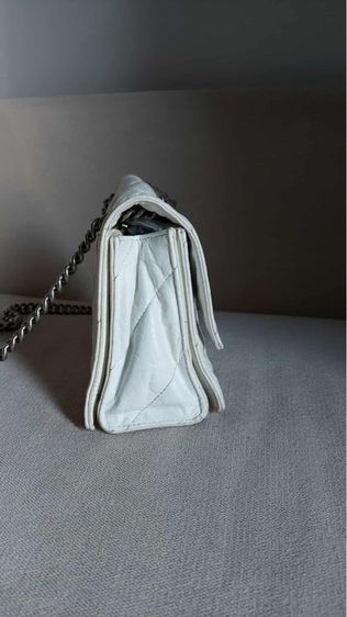 กระเป๋าสะพาย Balenciaga สีขาว รูปที่ 3