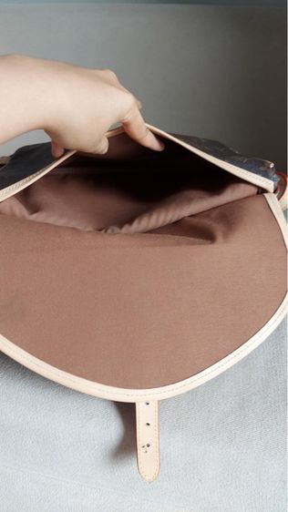 กระเป๋าครอสบอดี้หลุยส์ วิตตอง ชามัว รูปที่ 6