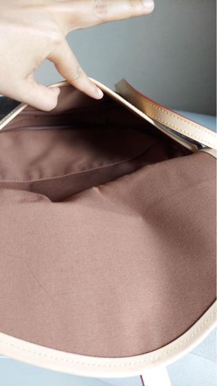 กระเป๋าครอสบอดี้หลุยส์ วิตตอง ชามัว รูปที่ 9