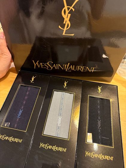 ถุงเท้า Yves Saint Laurent