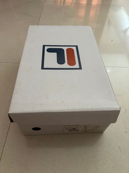 รองเท้า FILA สีแดง สำหรับใส่เดิน ผู้ชาย ของใหม่ เบอร์ UK 6.5  EU 40  US 7 รูปที่ 3