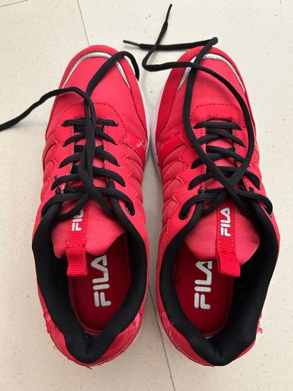 รองเท้าแบบสวมและโลฟเฟอร์ อื่นๆ รองเท้า FILA สีแดง สำหรับใส่เดิน ผู้ชาย ของใหม่ เบอร์ UK 6.5  EU 40  US 7