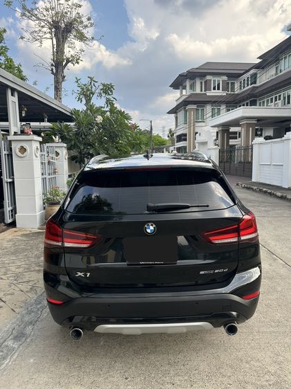BMW X1 2023 2.0 sDrive20d xLine Sedan ดีเซล ไม่ติดแก๊ส เกียร์อัตโนมัติ ดำ รูปที่ 2