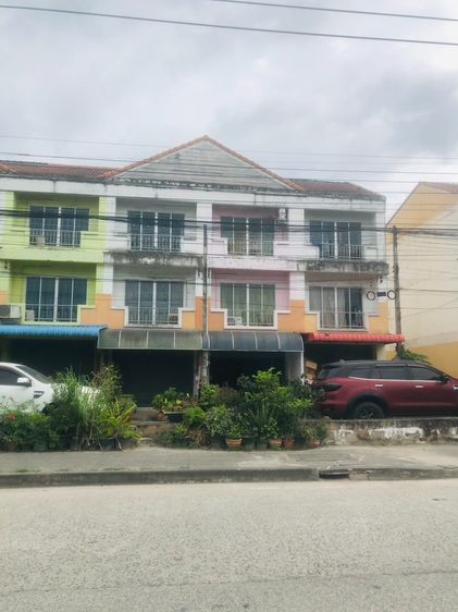 บ้านโฮมทาวน์ทำเลทอง ศรีราชา แหลมฉบัง