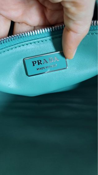 กระเป๋าถือ Prada สีเขียว รูปที่ 9