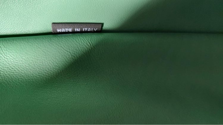 กระเป๋าถือ Prada สีเขียว รูปที่ 15