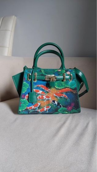 กระเป๋าหนังปลากระเบนแท้สีเขียว