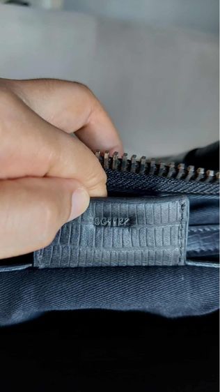 กระเป๋าถือ Givenchy สีดำ รูปที่ 8