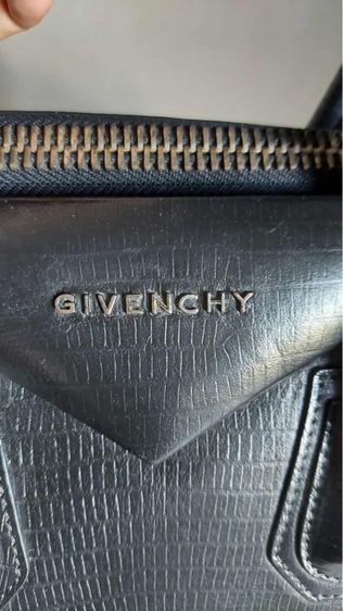 กระเป๋าถือ Givenchy สีดำ รูปที่ 6