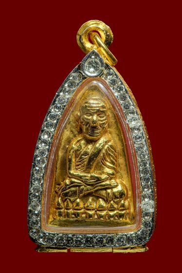 หลวงปู่ทวดเนื้อทองทิพย์เลี่ยมกรอบสวย