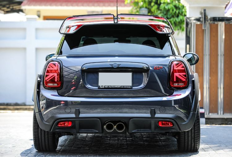 Mini JOHN COOPER WORK 2021 2.0 John Cooper Works GP Sedan เบนซิน ไม่ติดแก๊ส เกียร์อัตโนมัติ เทา รูปที่ 4