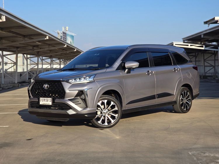 รถ Toyota Veloz 1.5 Premium สี เงิน