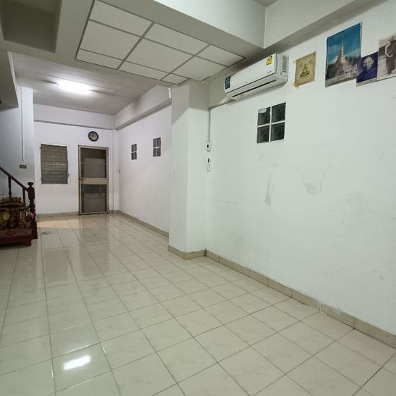 ใช่ ให้เช่าทาวน์เฮ้าส์ พื้นที่ 19 ตร.ว ทำออฟฟิศธุรกิจการค้าพักอาศัย ซอยวัดอโศการาม ห้องมุม 8500 บาท รูปที่ 3