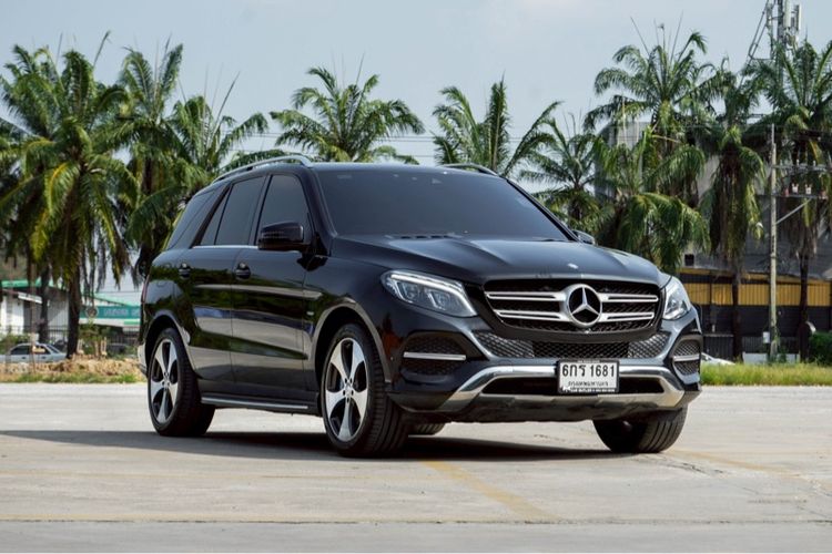 Mercedes-Benz GLE-Class 2017 GLE500 Utility-car ปลั๊กอินไฮบริด (PHEV) ไม่ติดแก๊ส เกียร์อัตโนมัติ ดำ รูปที่ 4
