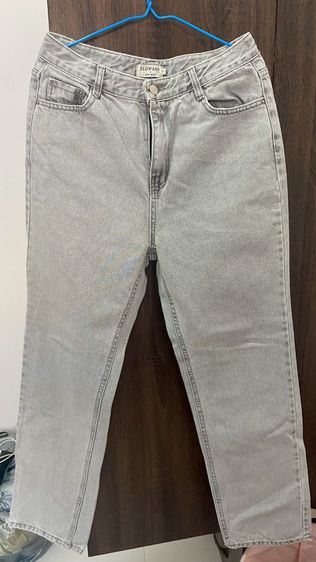 ไม่มีแขน เทา XL อื่นๆ กางเกงขายาวแถมเสื้อยูนิโคล่ฟรี 1  ผ้าหนาเนื้อดี สีหายาก ราคาเดิม 890