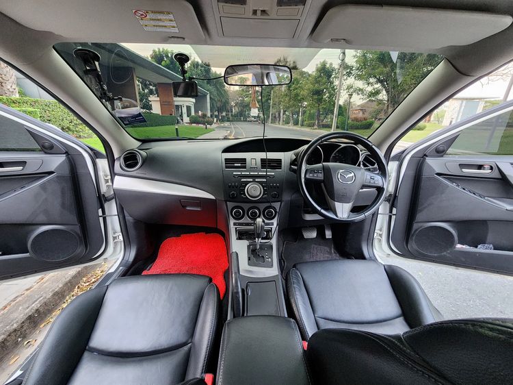 Mazda Mazda3 2012 1.6 Spirit Sports Sedan เบนซิน เกียร์อัตโนมัติ ขาว รูปที่ 4