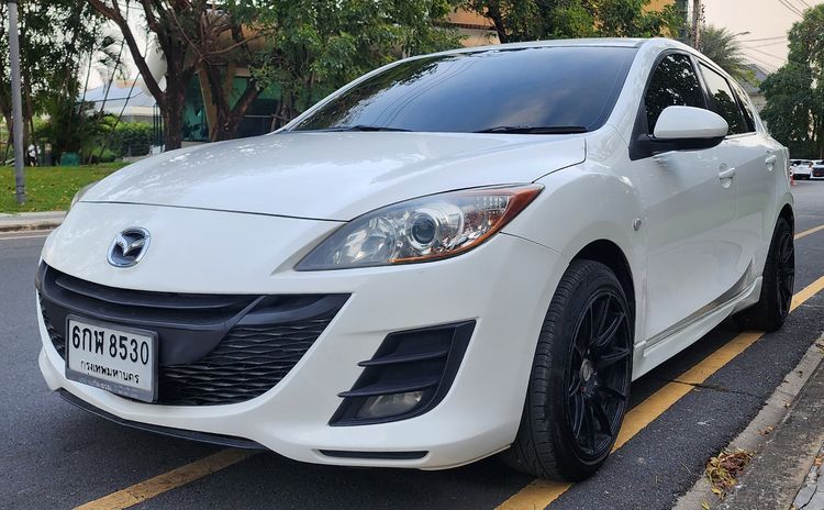 รถ Mazda Mazda3 1.6 Spirit Sports สี ขาว