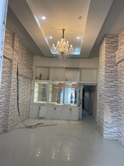 ใช่ ขายหรือให้เช่า ทาวน์โฮม3ชั้น 2 ห้องนอน 3 ห้องน้ำ พื้นชั้น1-3ปูกระเบื้องแล้วคับ  ตกแต่งเรียบร้อยแล้วครับ  (ชื่อโครงการบ้านกลางเมือง ไรรดาทา รูปที่ 4